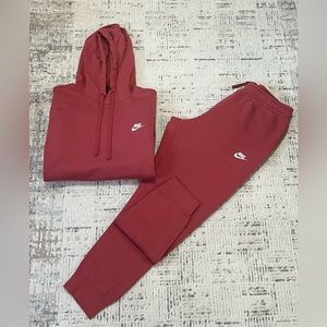 Nike Sweatsuit Size XL top and Large pants